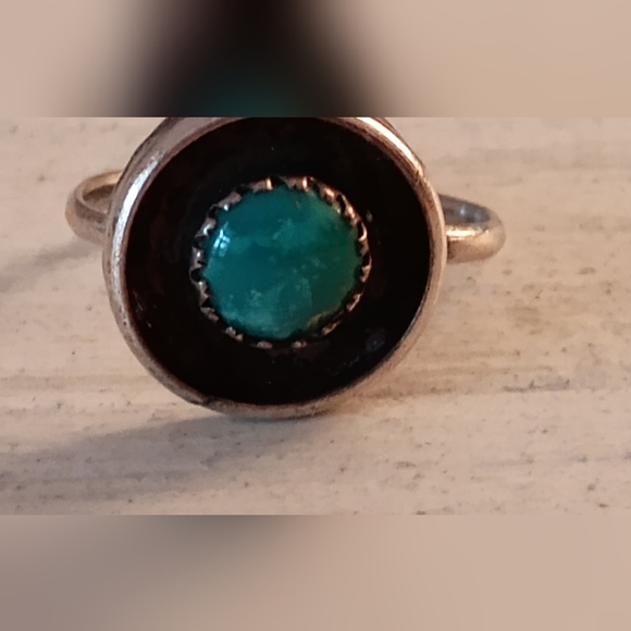 Authentic Vintage Native American Shadow Box Ring - Picture 2 of 8